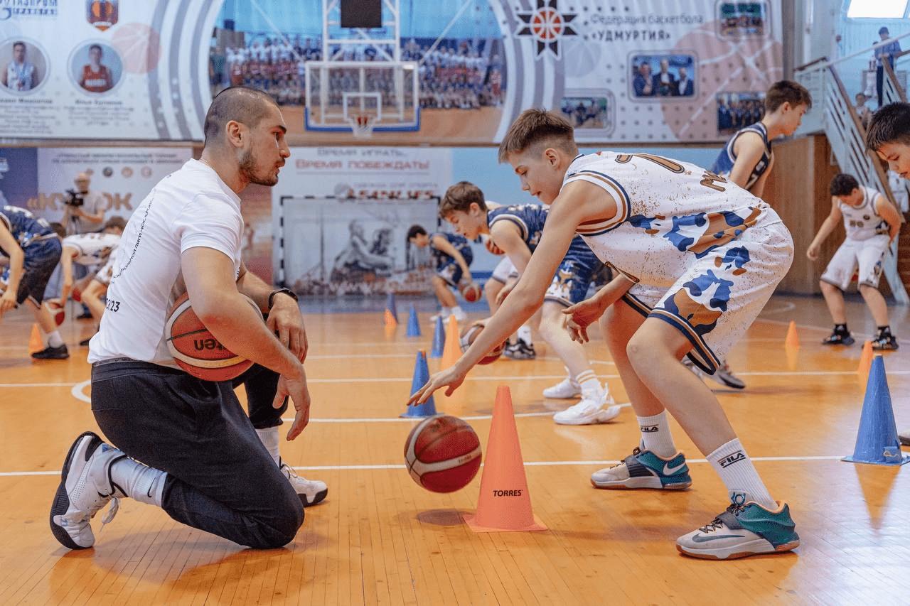 Basketball conditioning and fitness drill